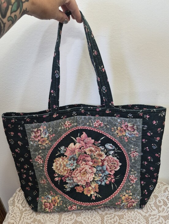 Vintage Handbags - Floral Fabric Tote